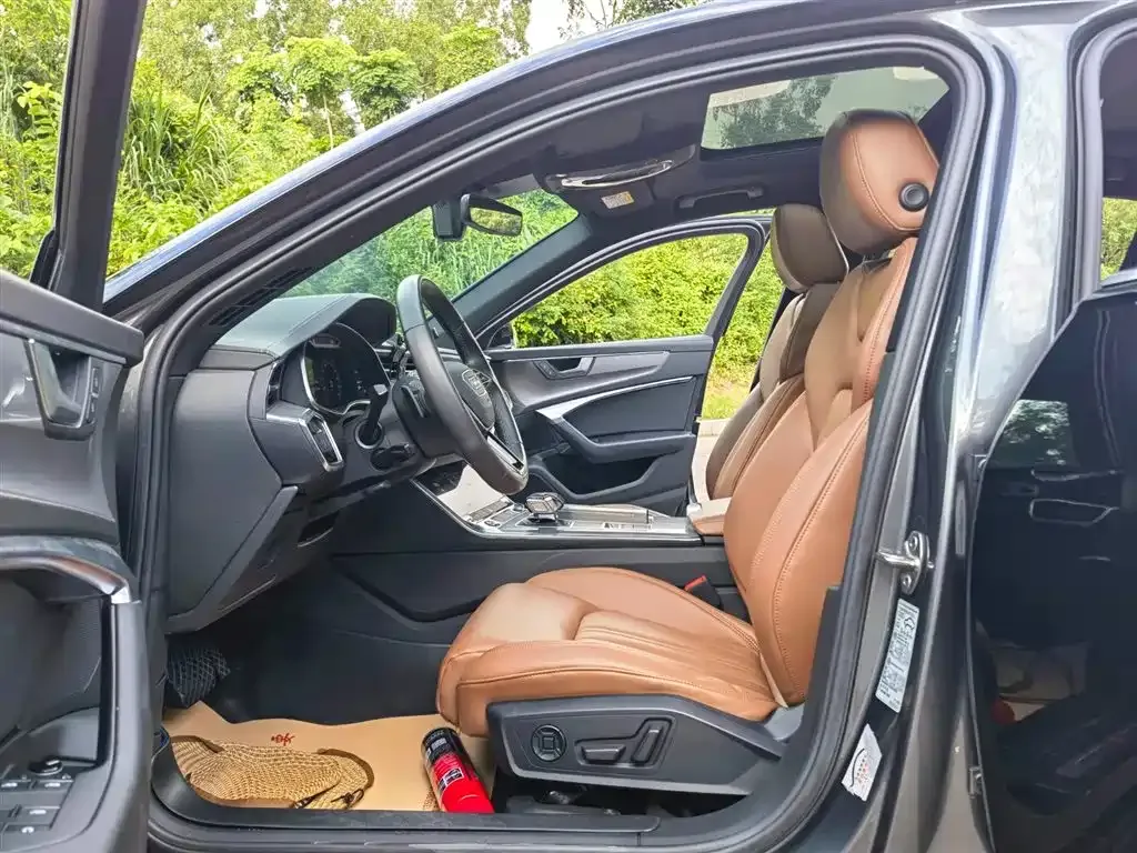 Audi A6L 2021 из CN, фото 9
