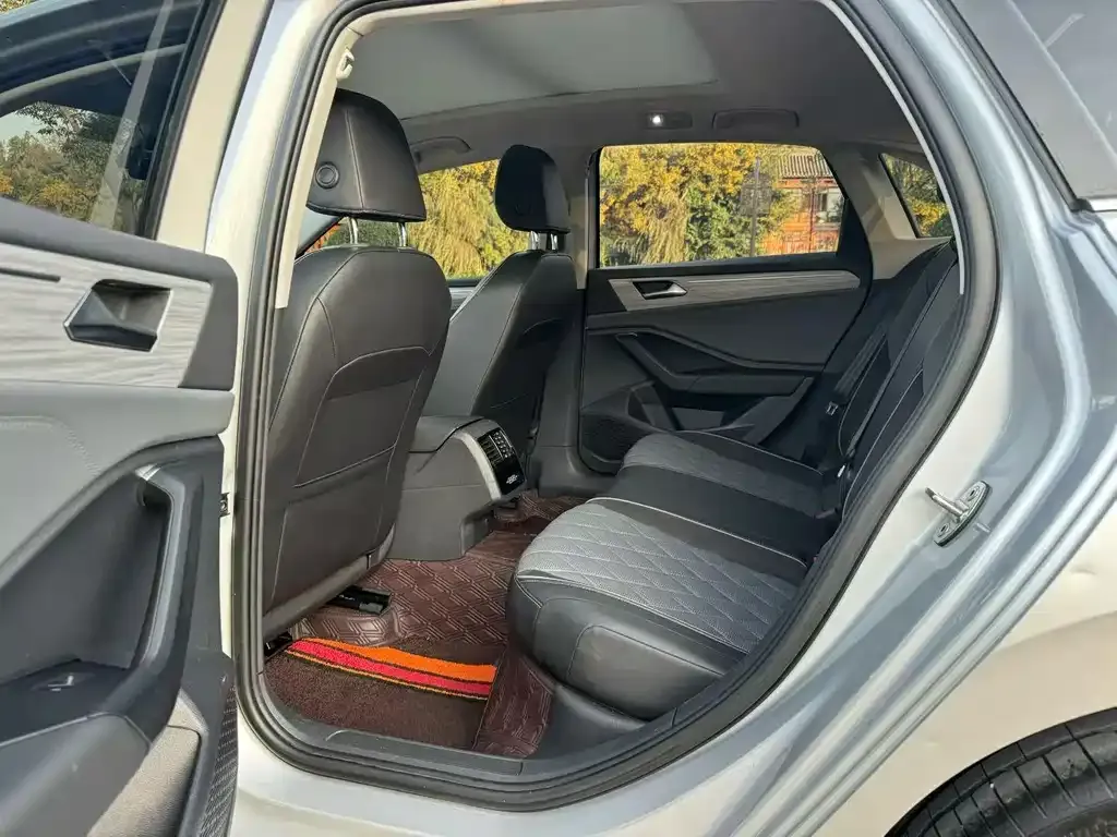 Volkswagen Sagitar 2023 из CN, фото 6