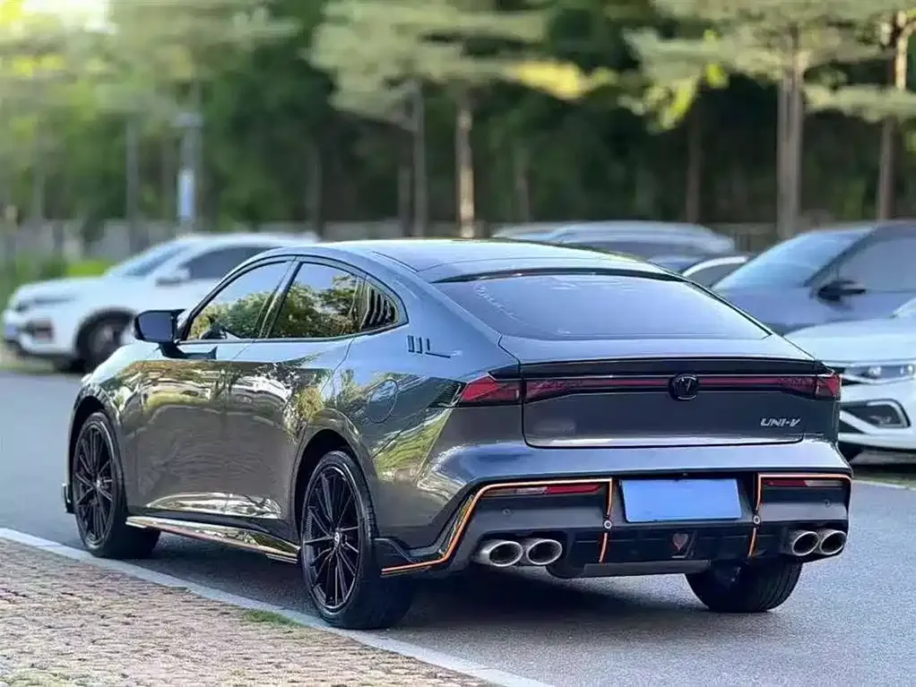 Changan UNI-V 2023 из CN, фото 8