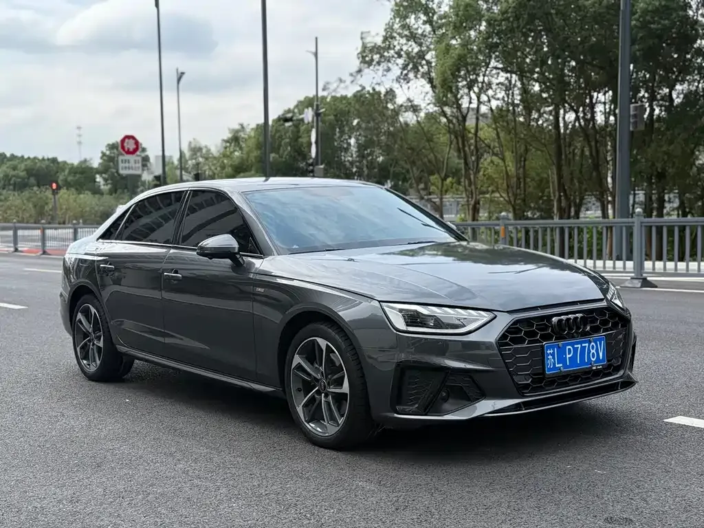 Audi A4L 2022 из CN, фото 3