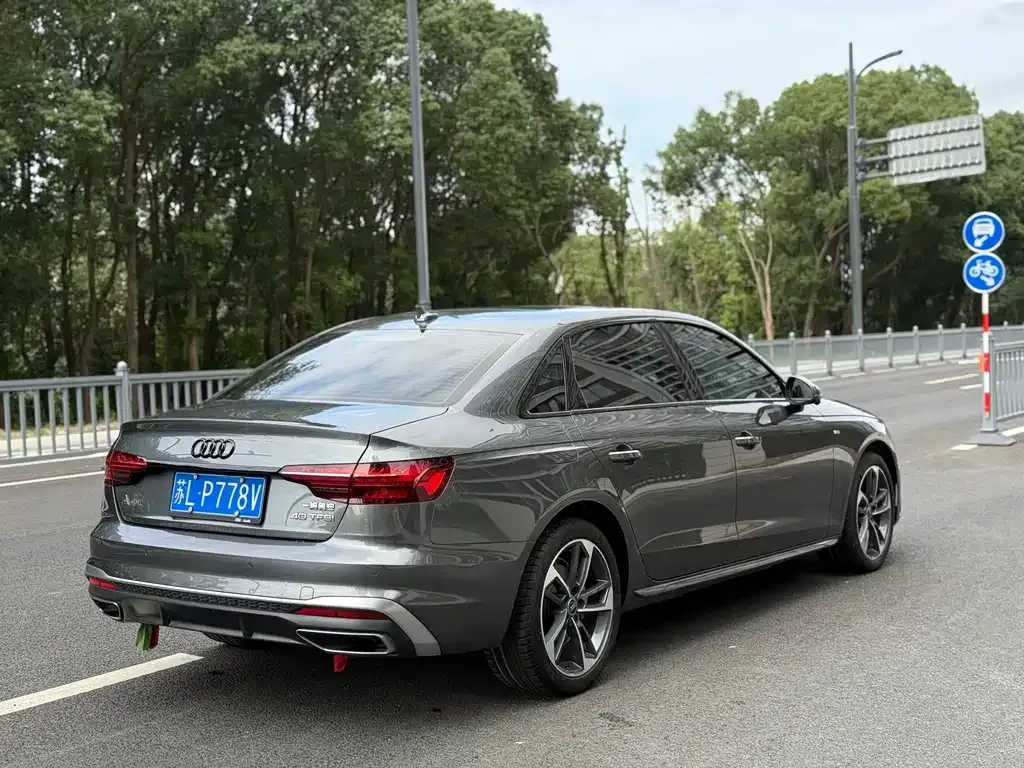 Audi A4L 2022 из CN, фото 5