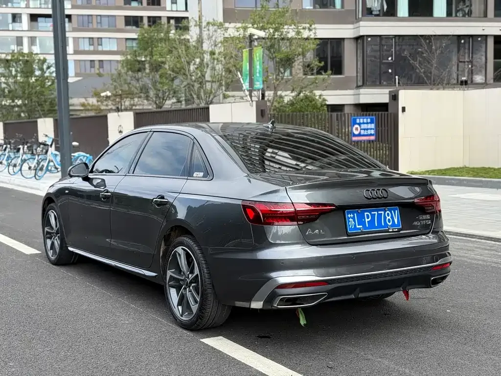 Audi A4L 2022 из CN, фото 7