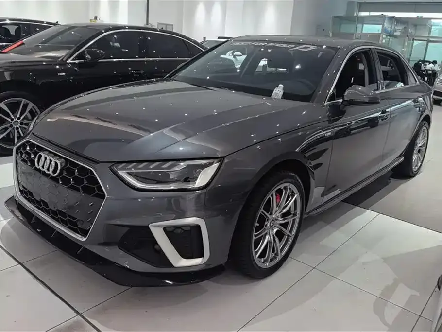 Audi A4L 2022 из CN, фото 1