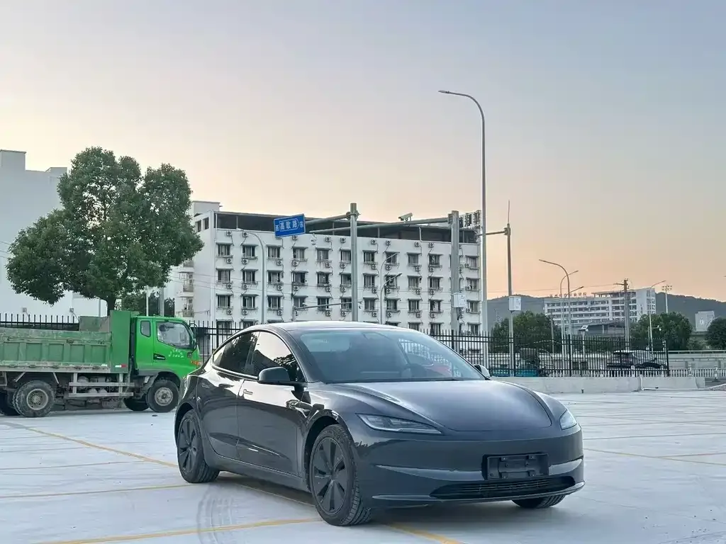 Tesla Model 3 2025 из CN, фото 2