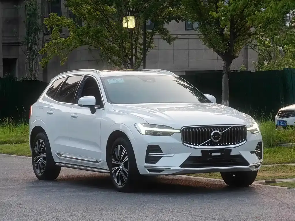 Volvo XC60 2022 из CN, фото 1
