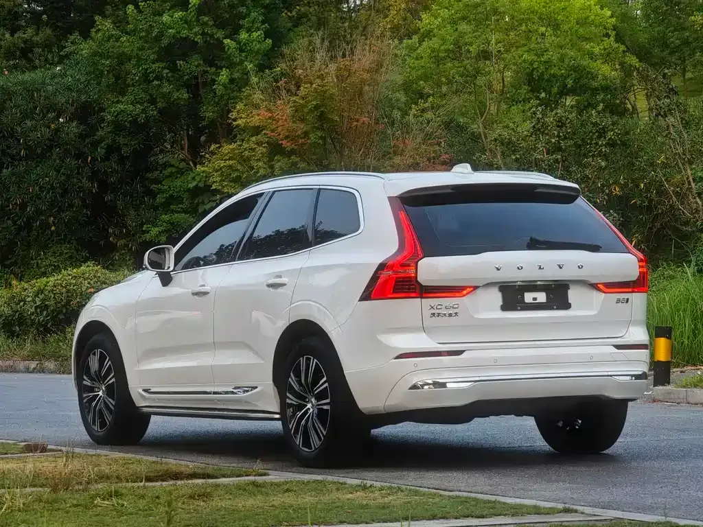 Volvo XC60 2022 из CN, фото 2