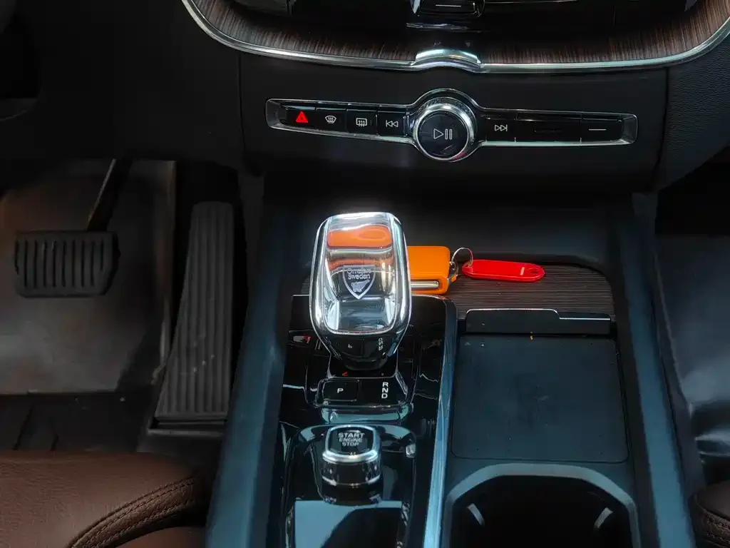 Volvo XC60 2022 из CN, фото 3