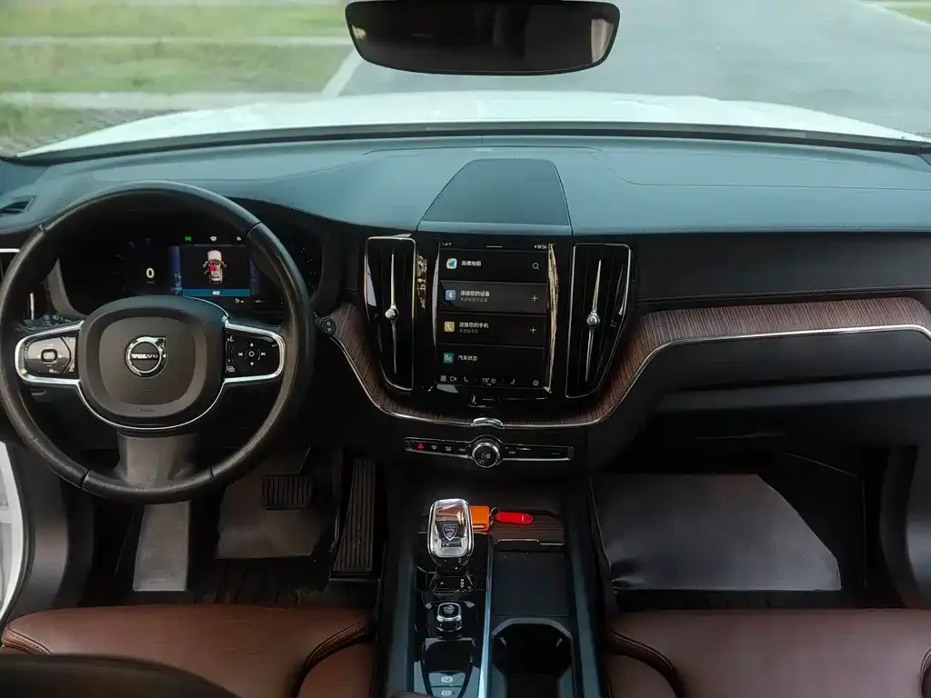 Volvo XC60 2022 из CN, фото 4