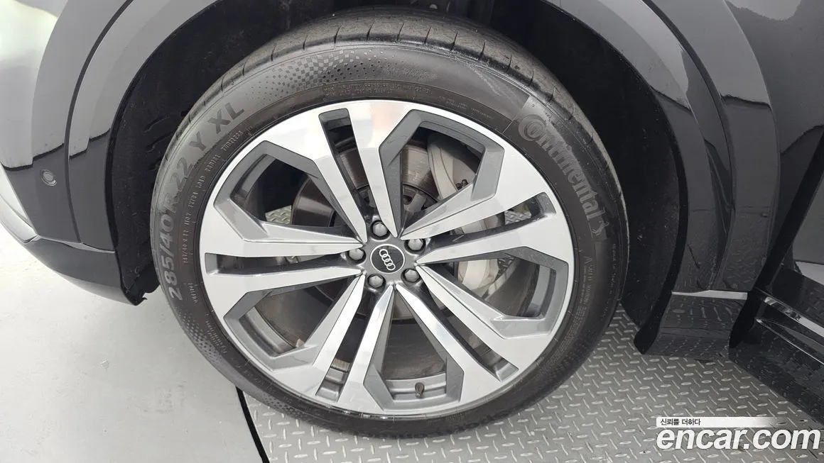 Audi Q8 2023 из KR, фото 5