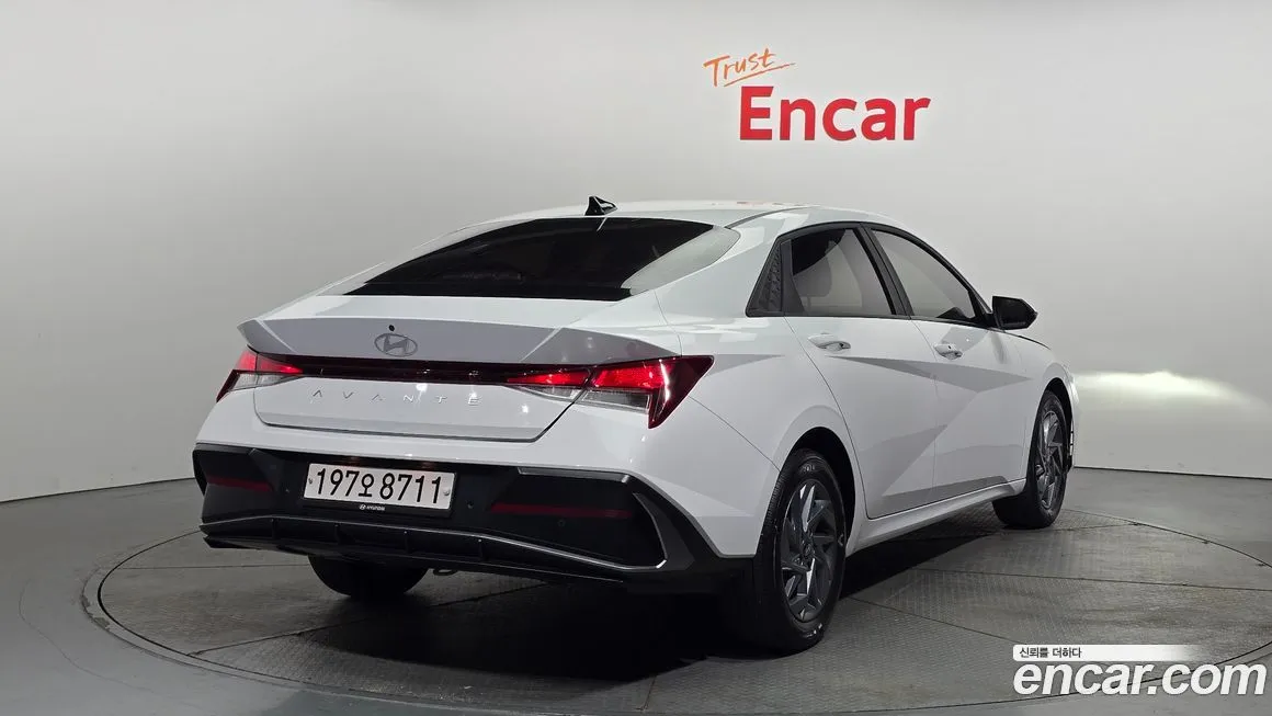 Hyundai AVANTE — фото 2