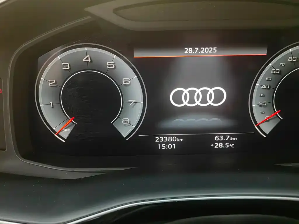 Audi Q8 2021 из CN, фото 7