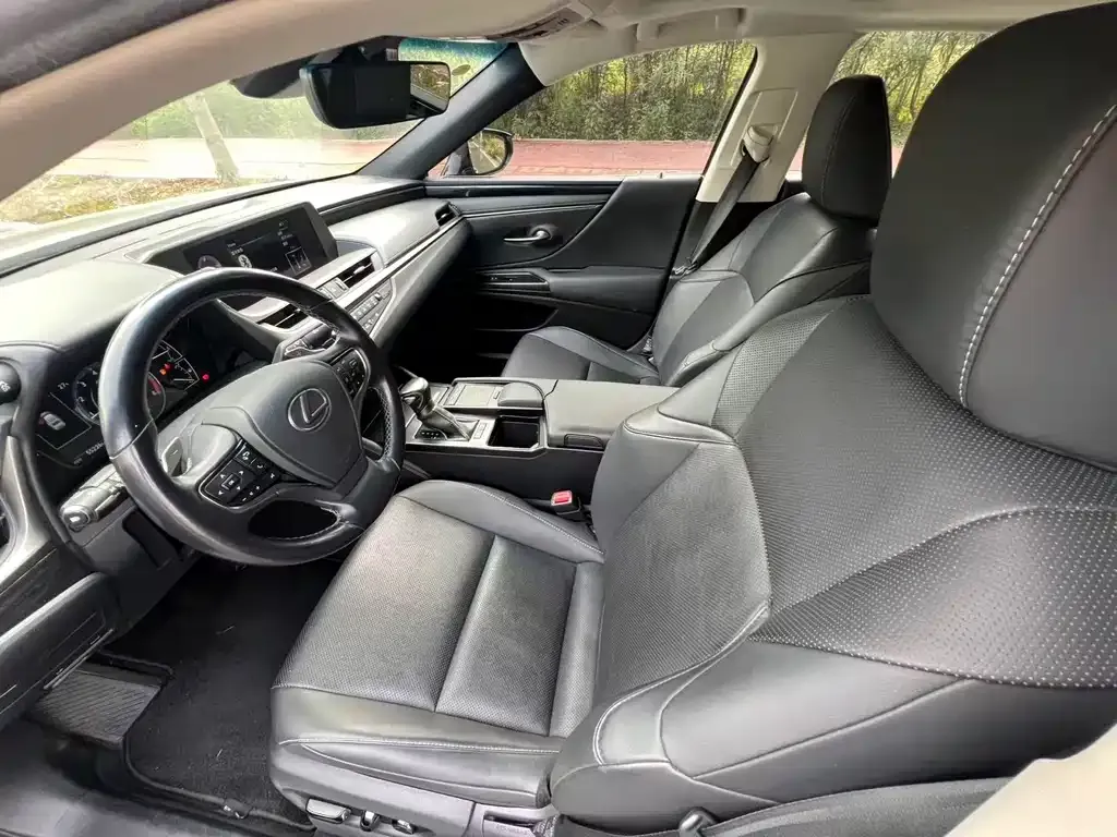 Lexus ES 2021 из CN, фото 8