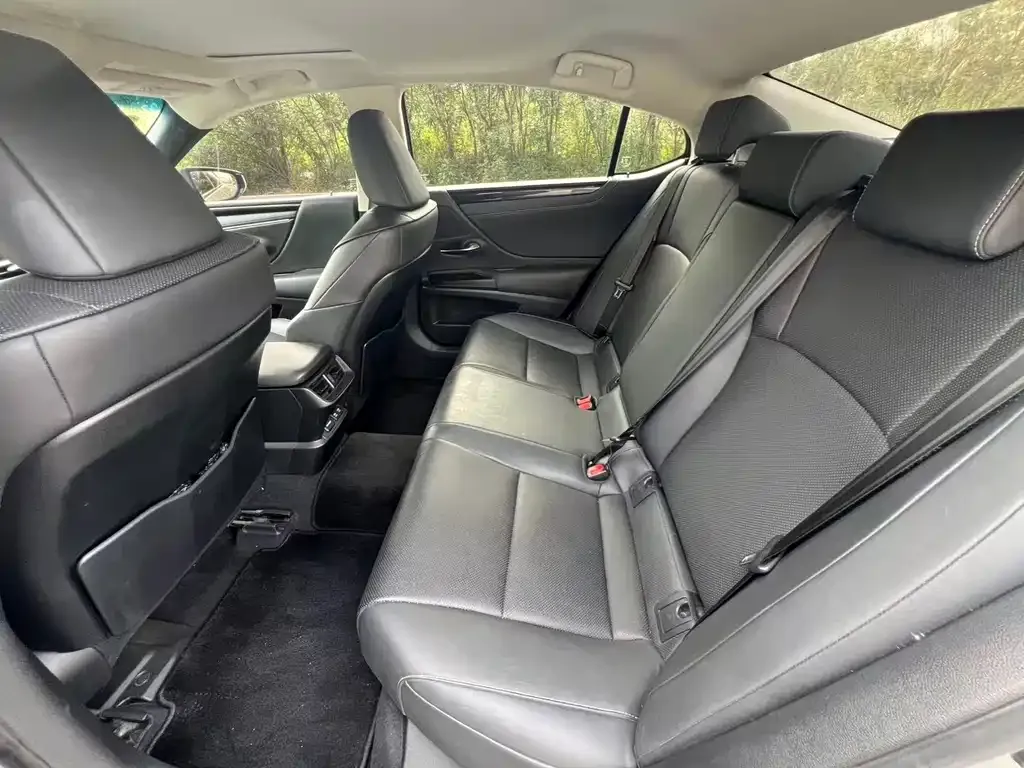 Lexus ES 2021 из CN, фото 9