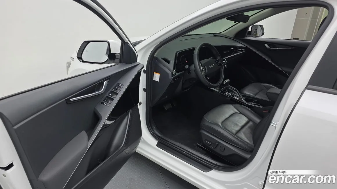Kia Niro — фото 10
