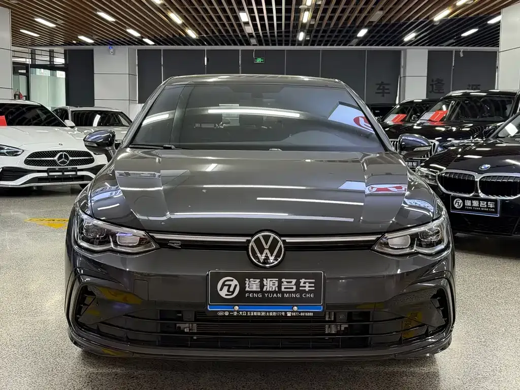 Volkswagen Golf 2023 из CN, фото 2