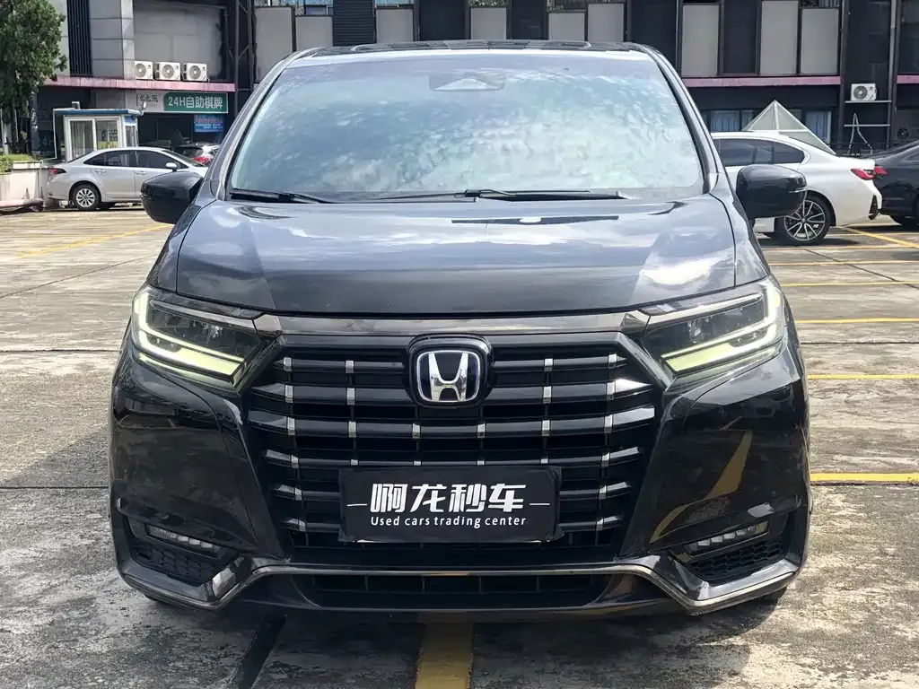 Honda Elysion 2024 из CN, фото 3