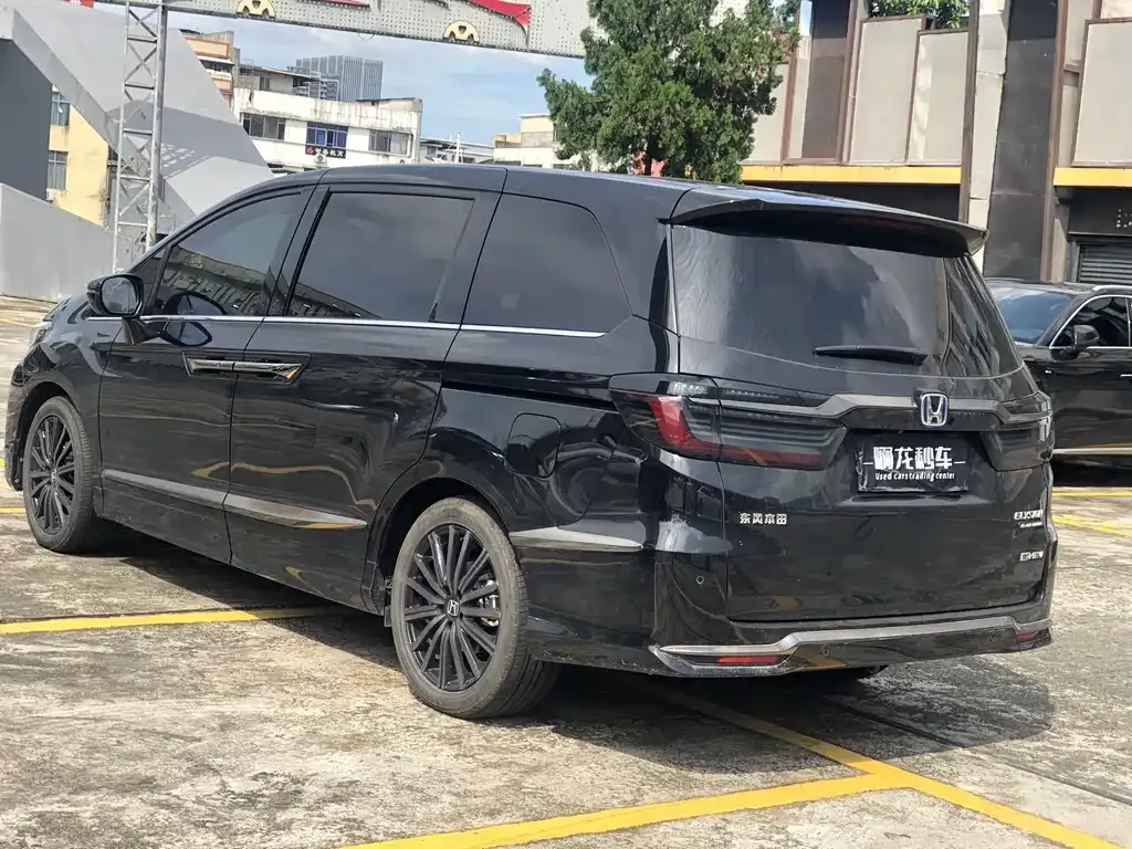 Honda Elysion 2024 из CN, фото 6