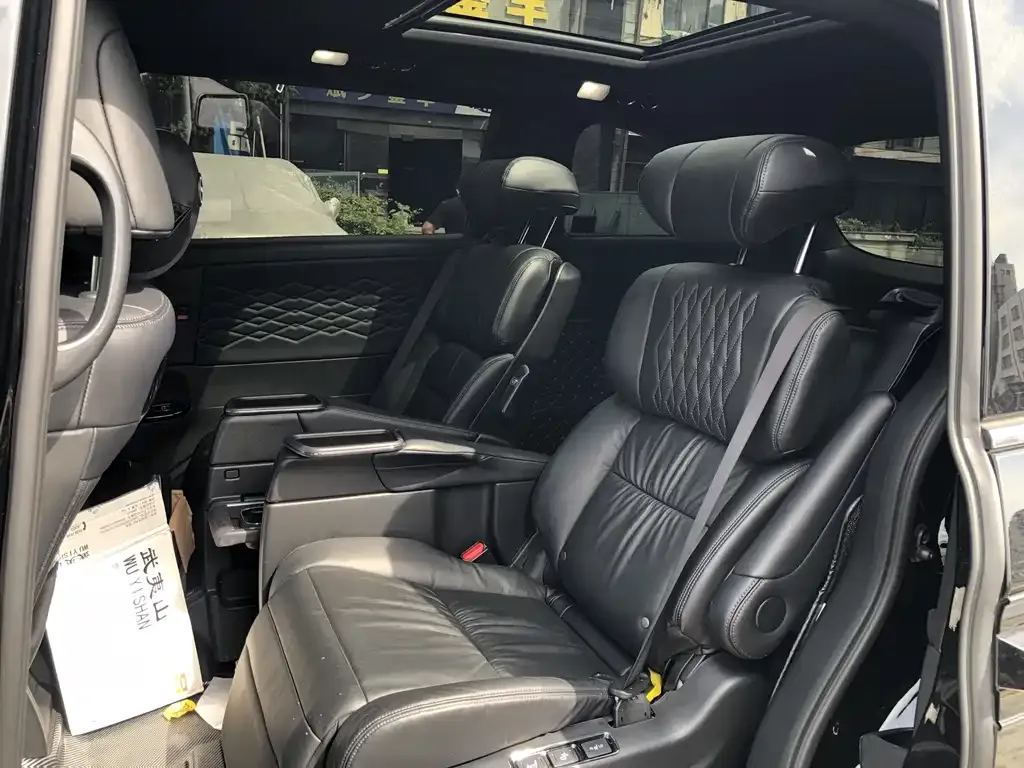 Honda Elysion 2024 из CN, фото 7
