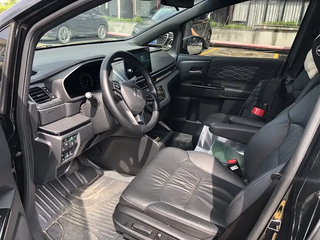 Honda Elysion 2024 из CN, фото 8