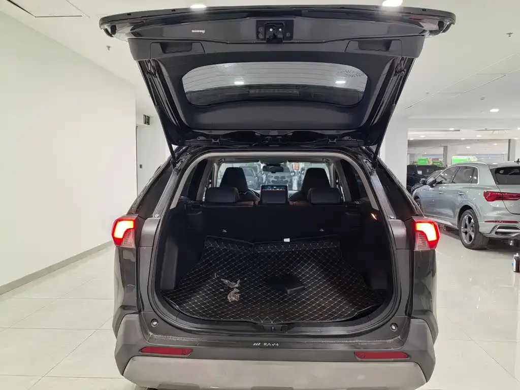 Toyota RAV4 2021 из CN, фото 6