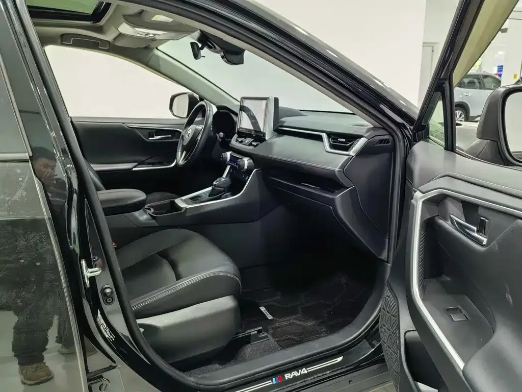 Toyota RAV4 2021 из CN, фото 8