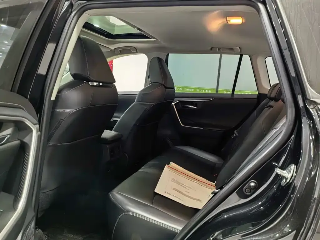 Toyota RAV4 2021 из CN, фото 9