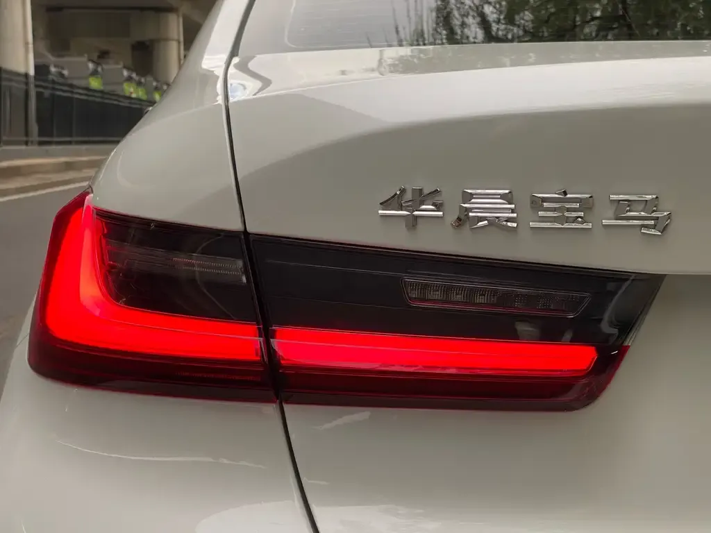 BMW 3 Series 2024 из CN, фото 10