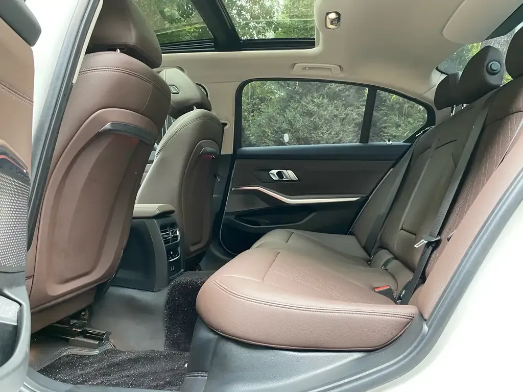 BMW 3 Series 2024 из CN, фото 5