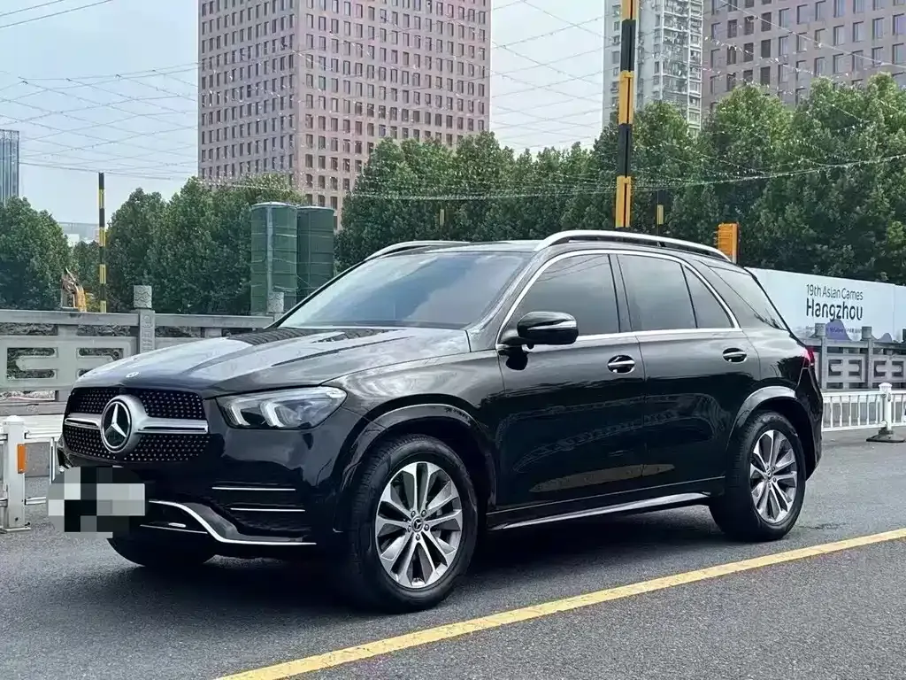 Mercedes-Benz GLE — фото 1