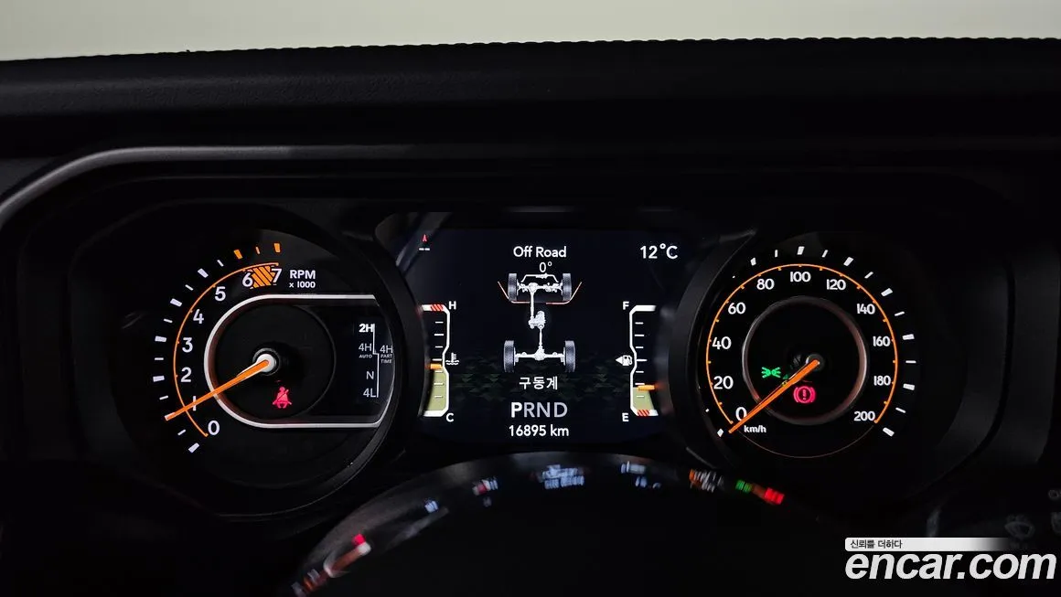 Jeep Wrangler 2024 из KR, фото 8