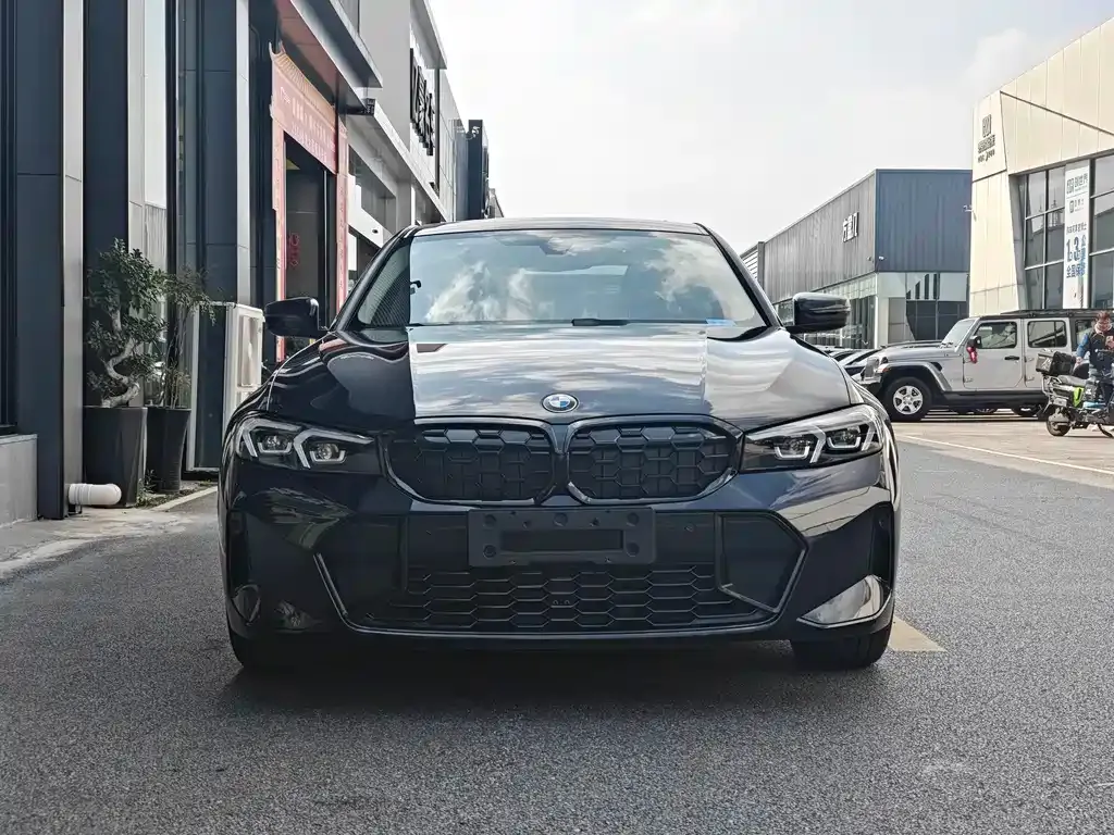 BMW 3 Series 2023 из CN, фото 3