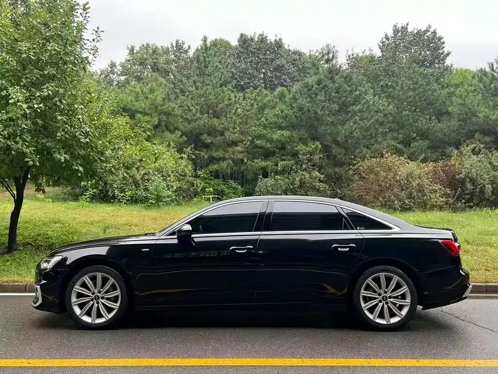 Audi A6L 2023 из CN, фото 3