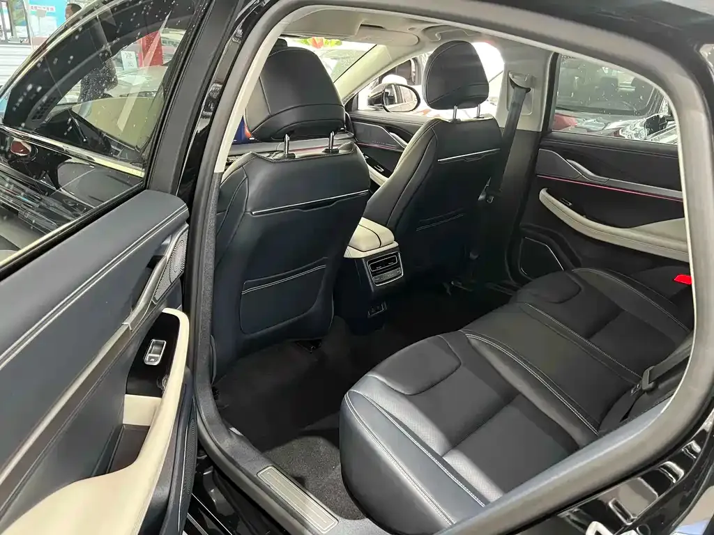 Lincoln Z 2024 из CN, фото 6