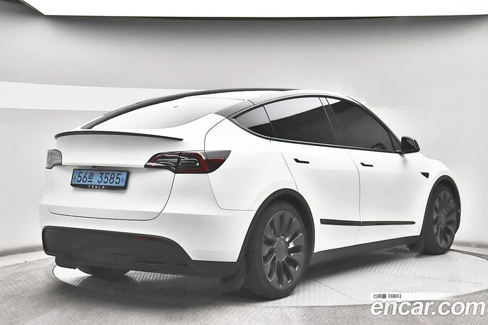 Tesla Model Y 2021 из KR, фото 2