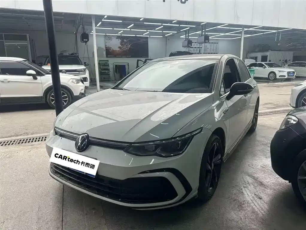 Volkswagen Golf 2024 из CN, фото 1