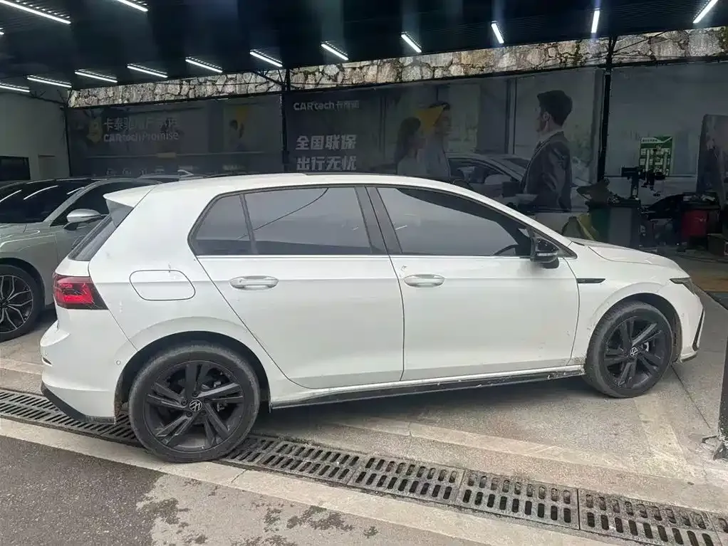 Volkswagen Golf 2024 из CN, фото 7