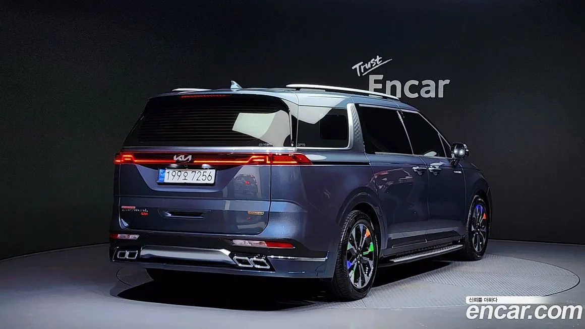 Kia Carnival — фото 2