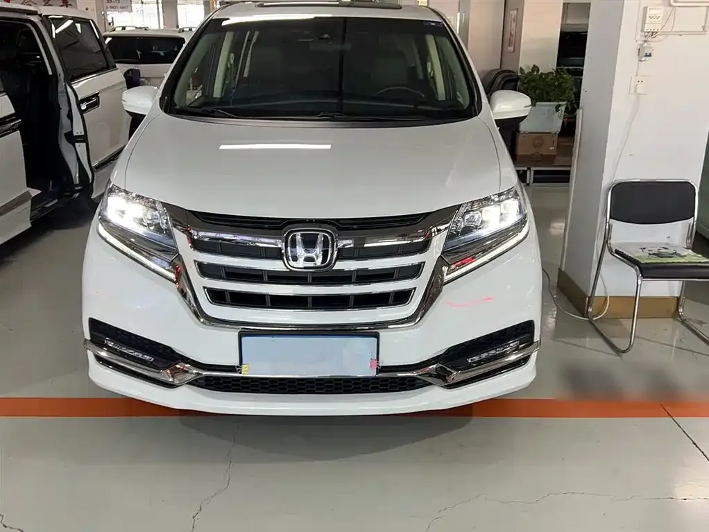 Honda Elysion 2021 из CN, фото 3