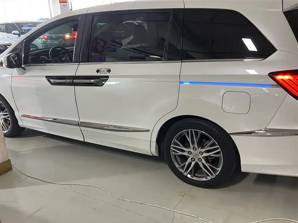 Honda Elysion 2021 из CN, фото 6