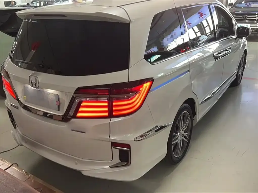 Honda Elysion 2021 из CN, фото 7