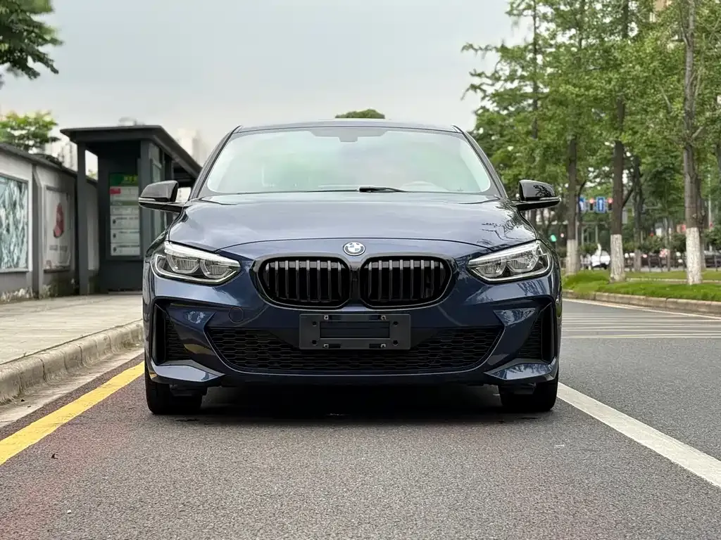 BMW 1 Series 2021 из CN, фото 2