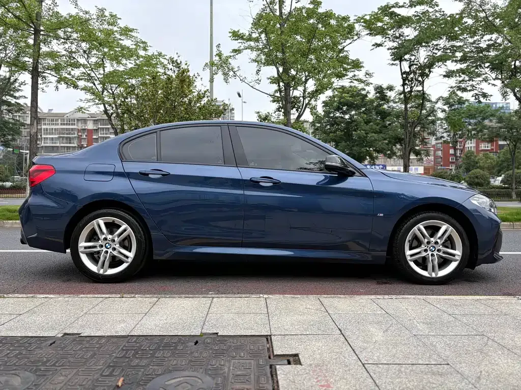 BMW 1 Series 2021 из CN, фото 8