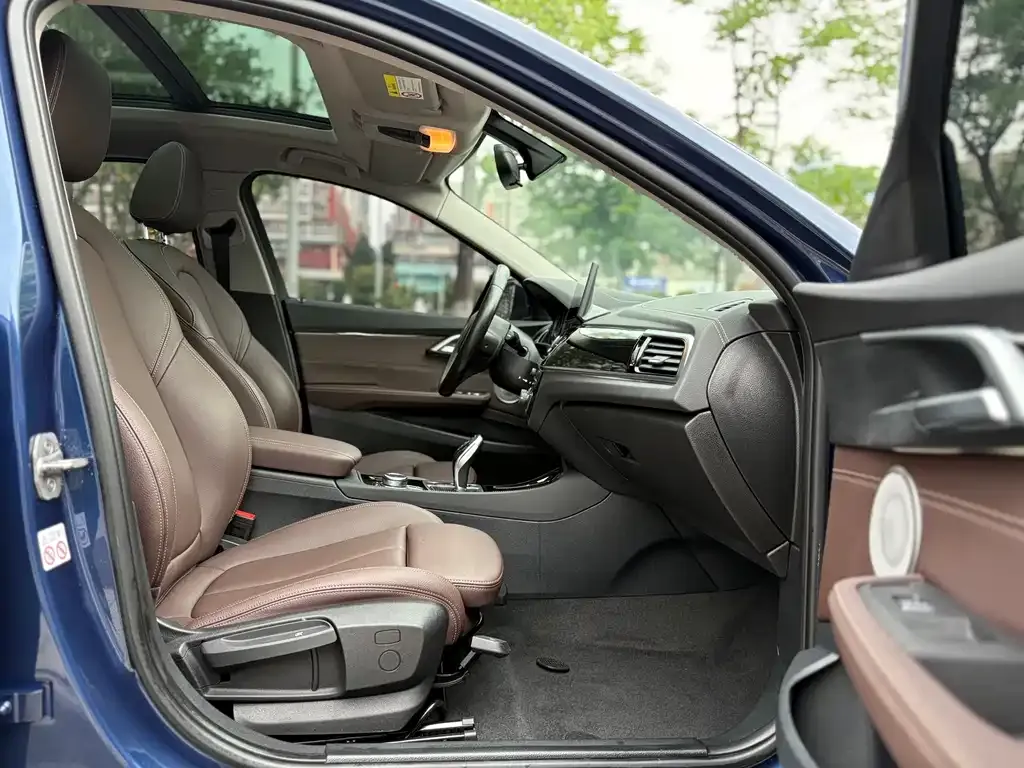 BMW 1 Series 2021 из CN, фото 9