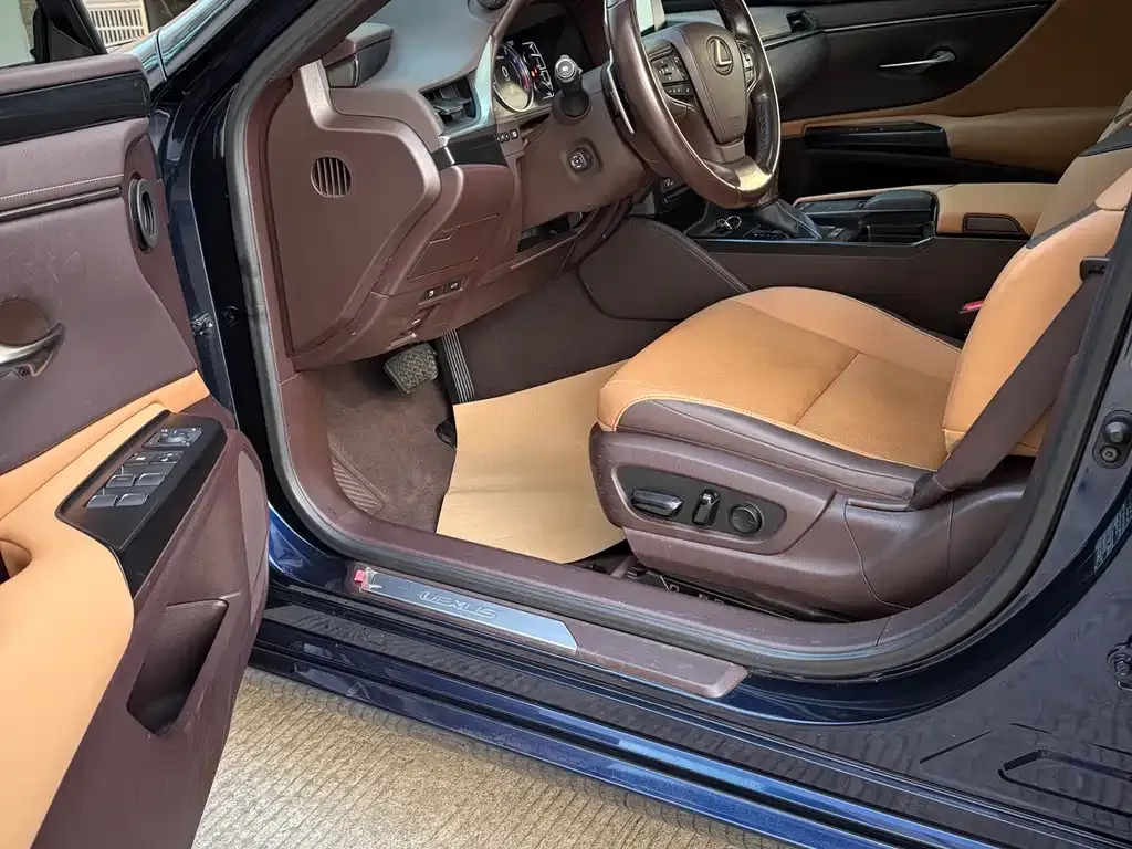 Lexus ES 2021 из CN, фото 4