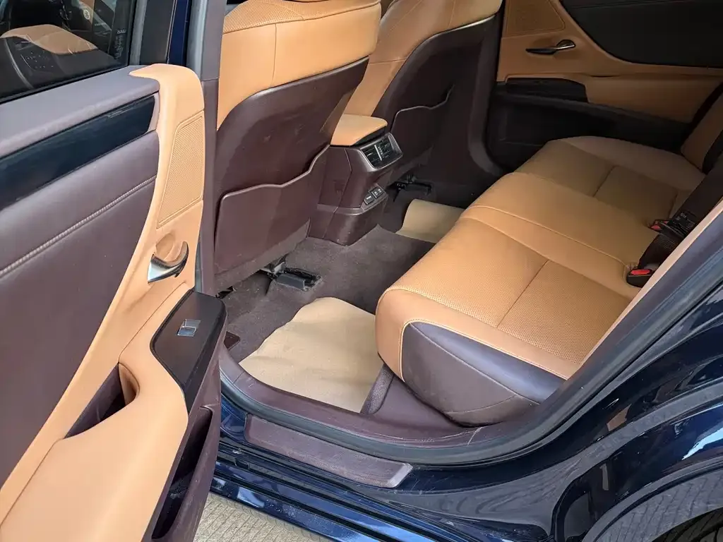 Lexus ES 2021 из CN, фото 5