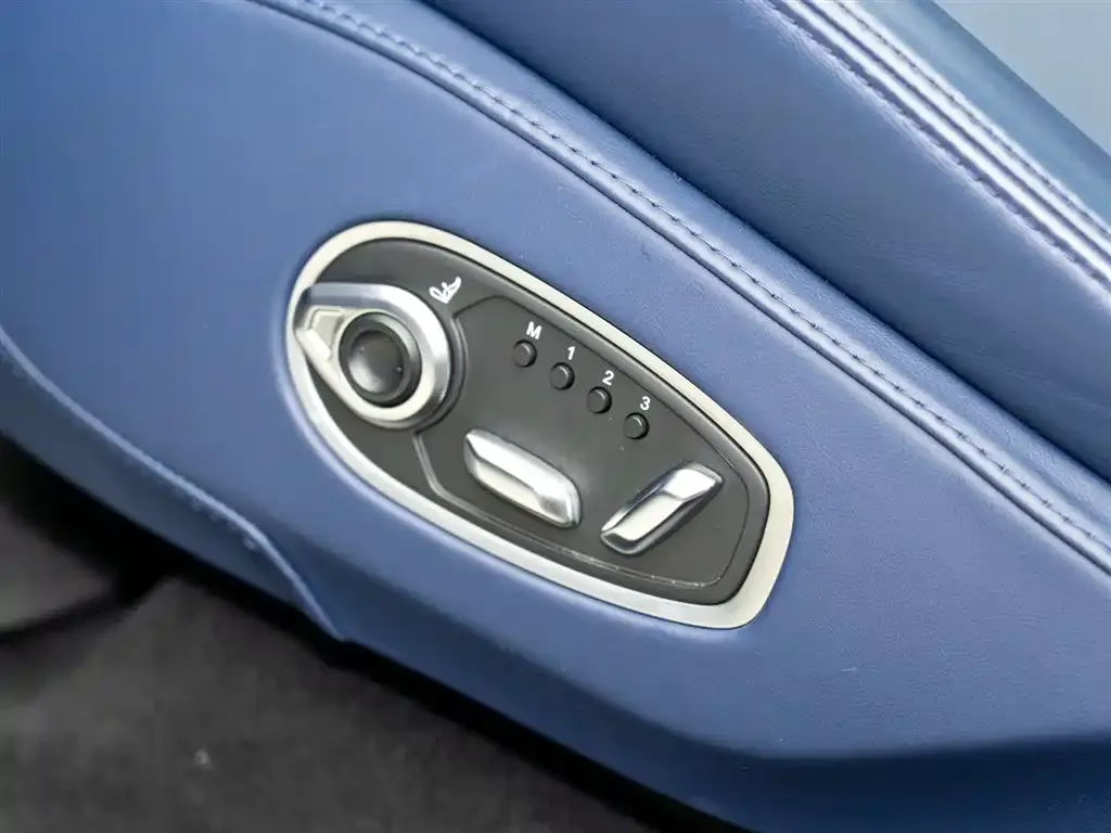 Aston Martin DBX 2021 из CN, фото 9