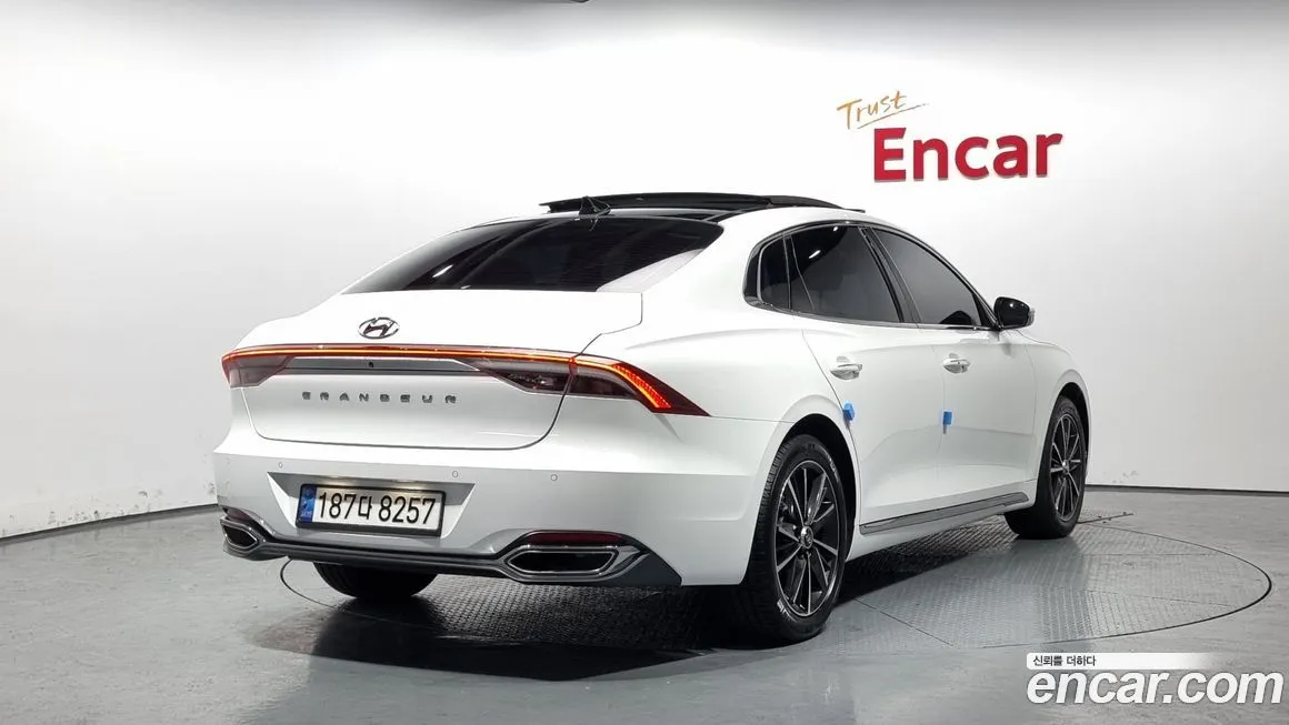 Hyundai Grandeur 2022 из KR, фото 2