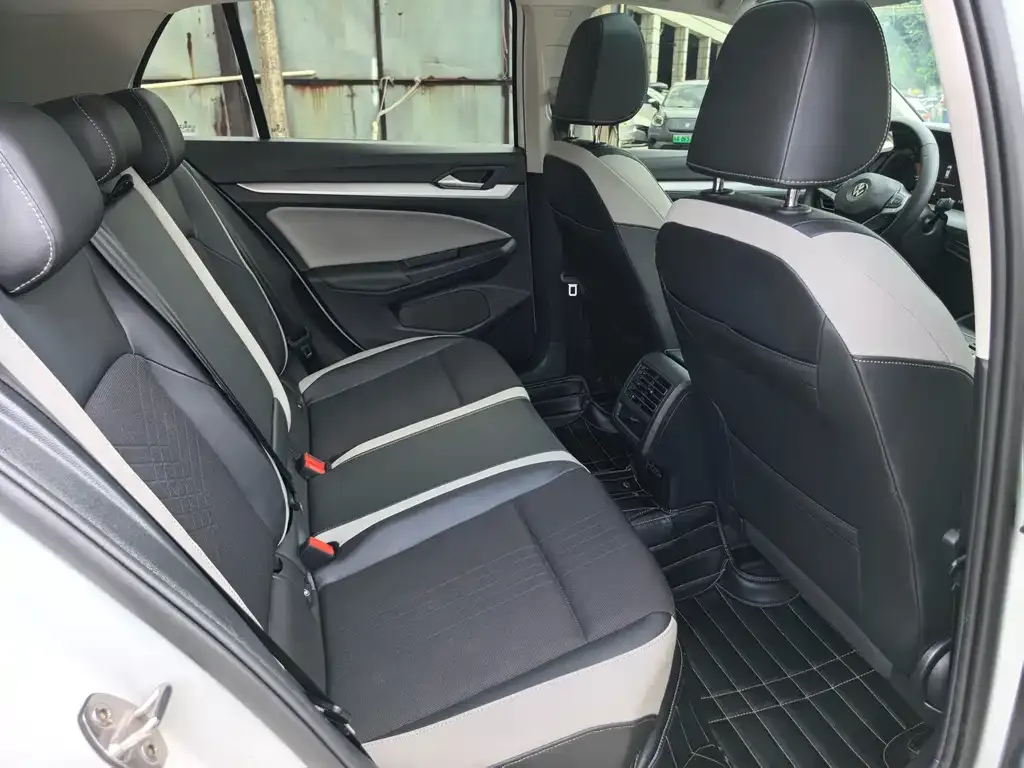 Volkswagen Golf 2021 из CN, фото 10