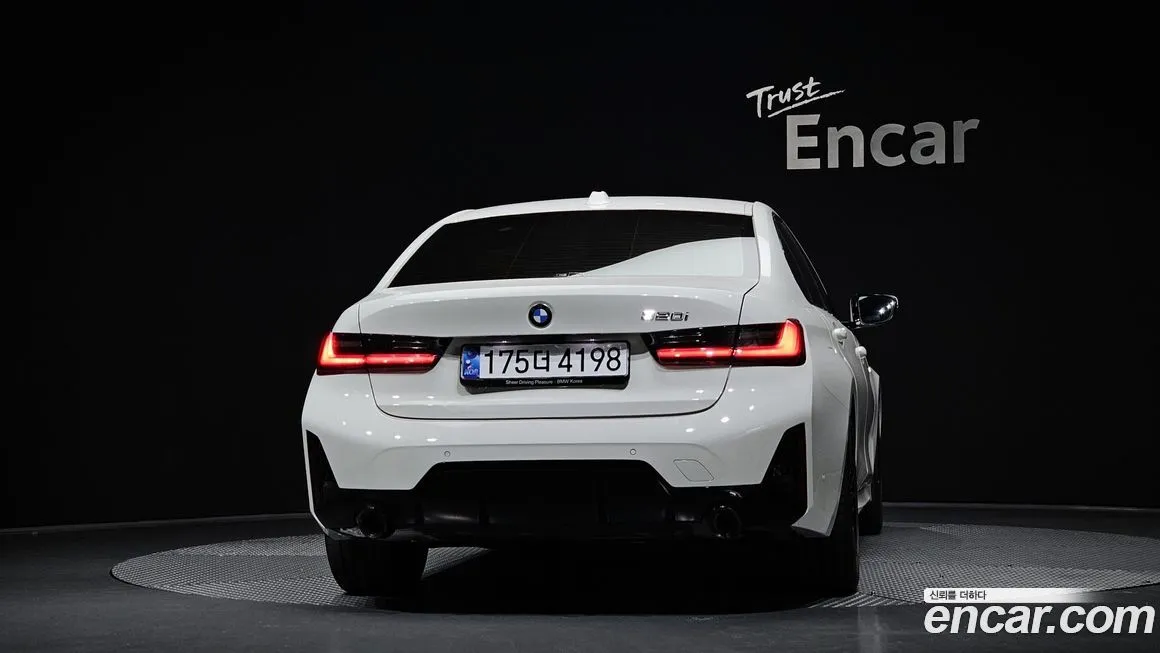 BMW 3-Series 2023 из KR, фото 4