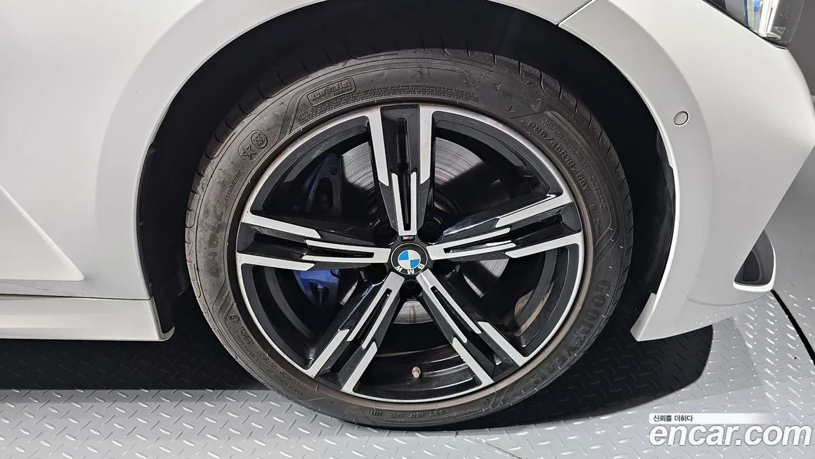 BMW 3-Series 2023 из KR, фото 5